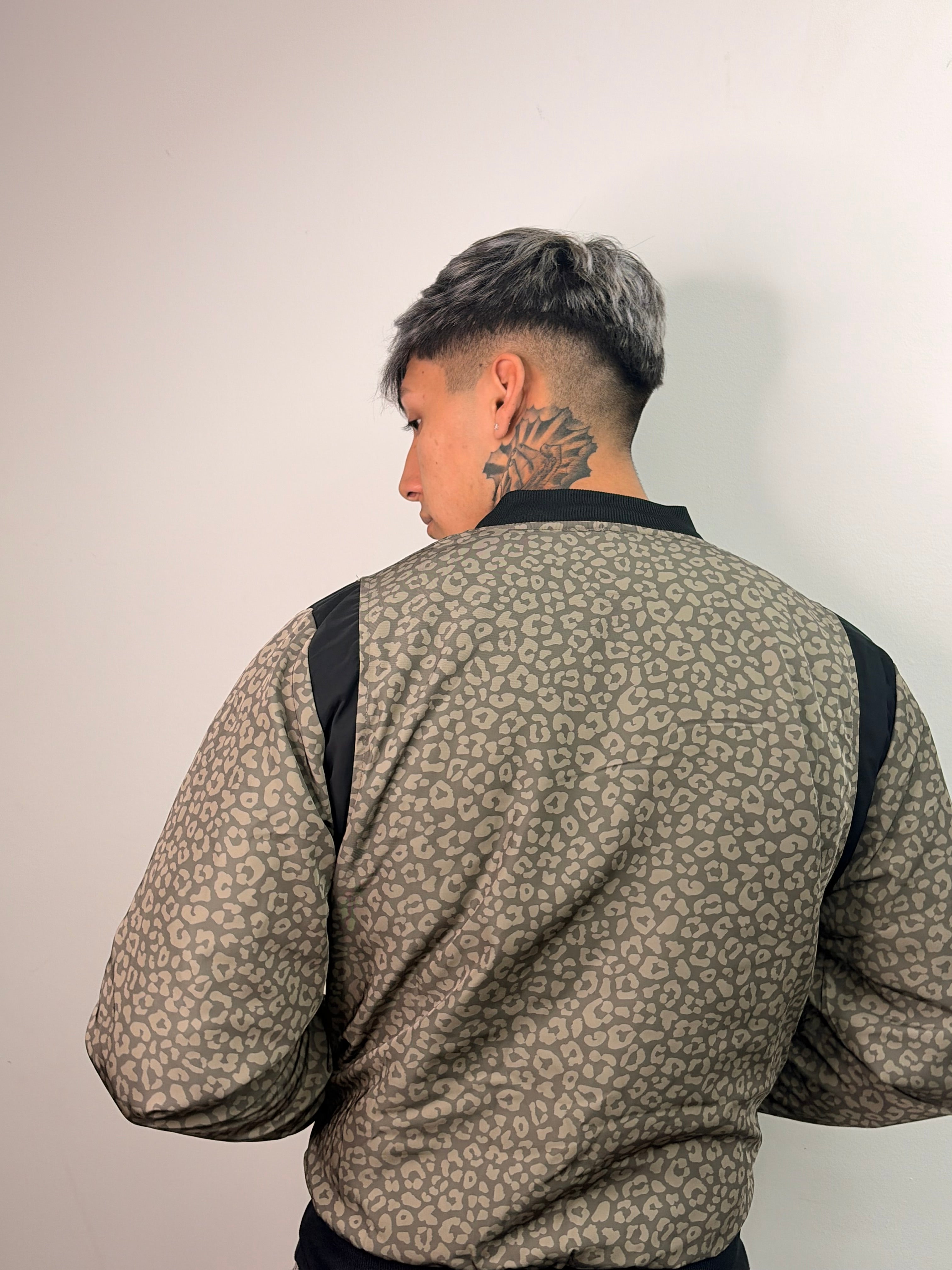 Bomber Aviator — Essential