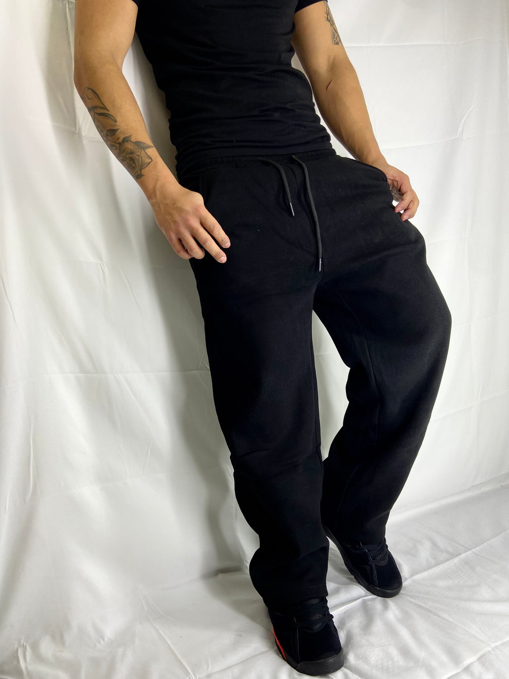 Buzo recto basico (Negro)