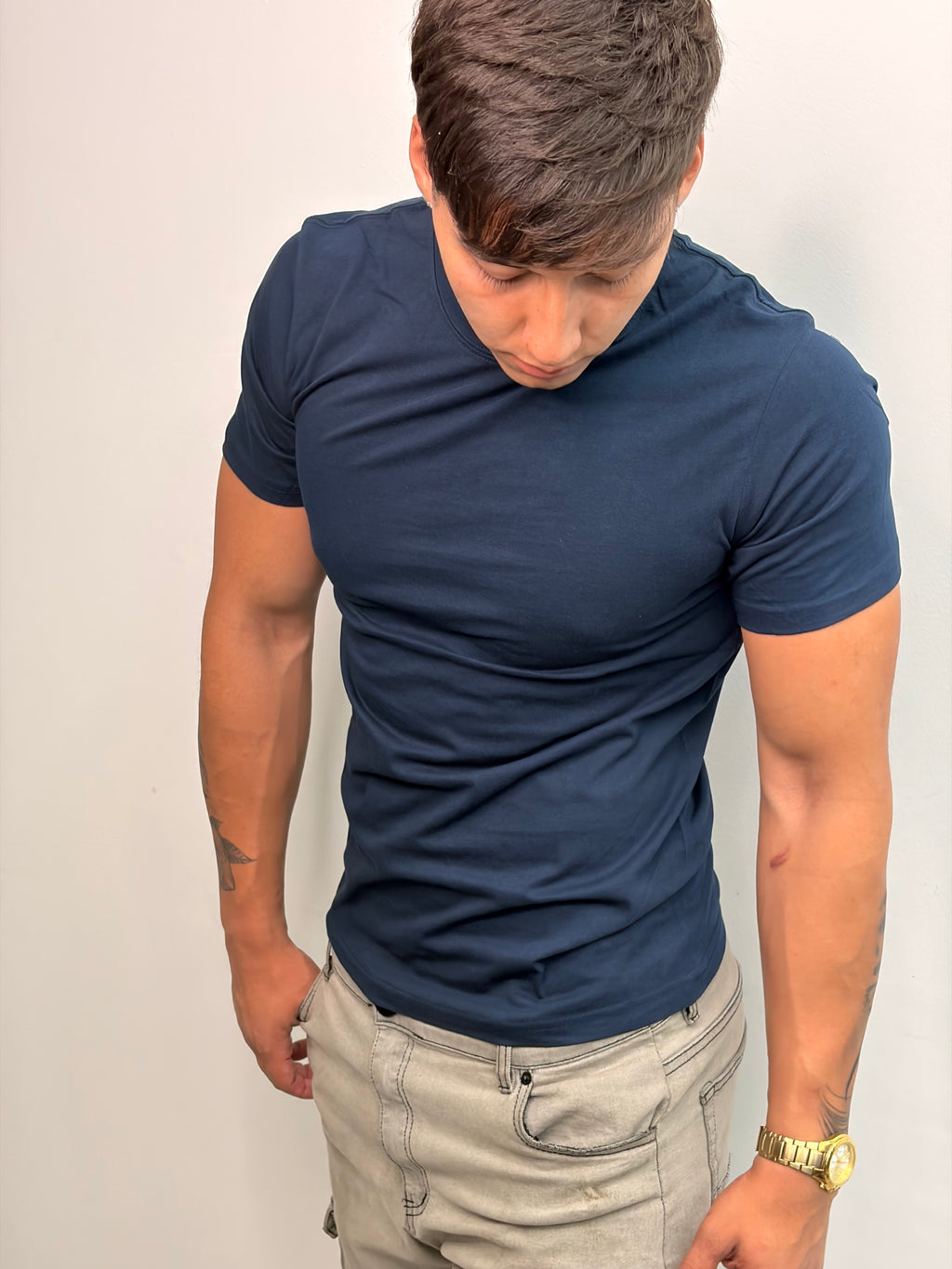 Polera Esencial Slim — Azul Cobalto