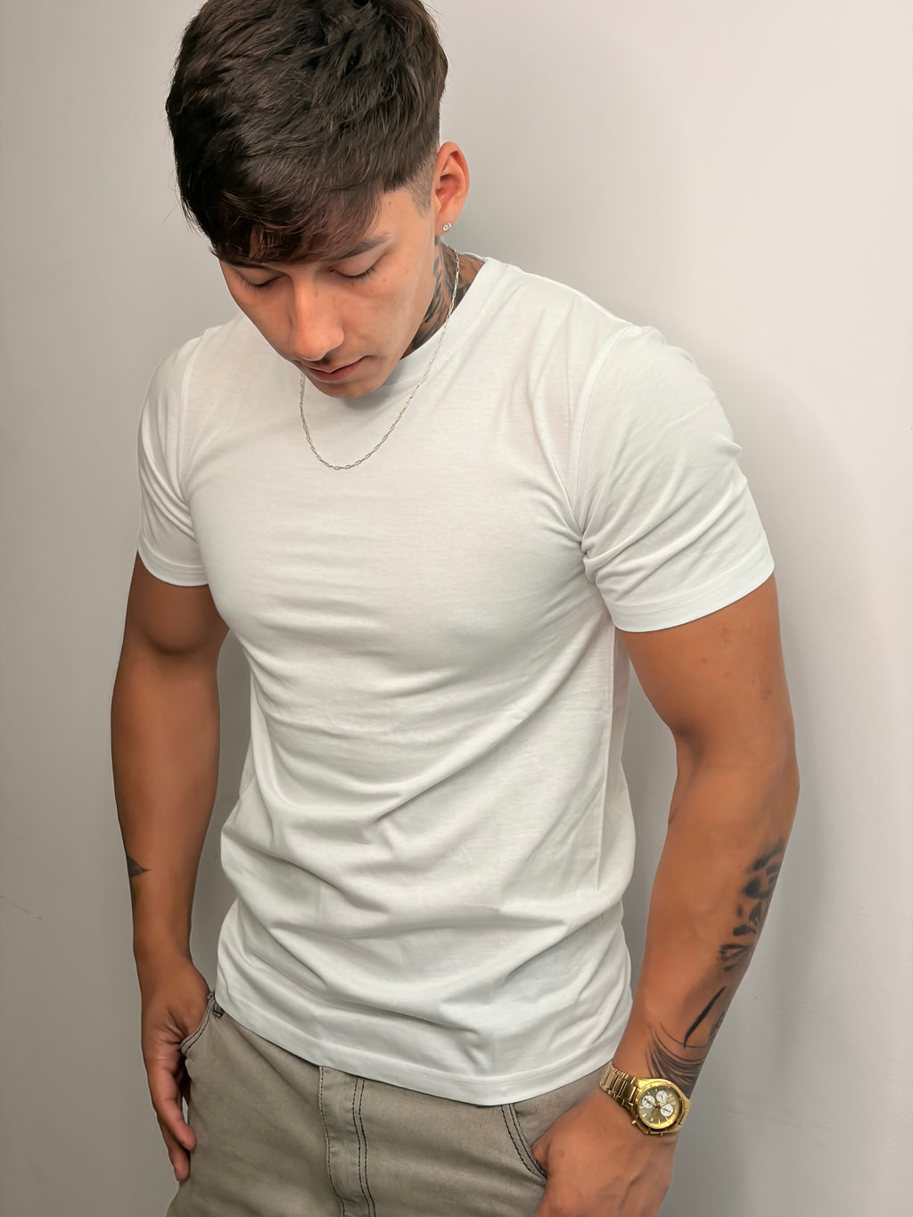 Polera Esencial Slim — Blanco Hueso