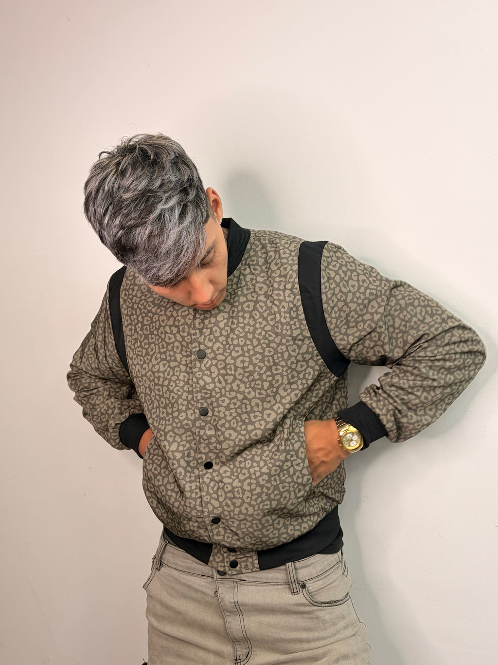 Bomber Aviator — Essential