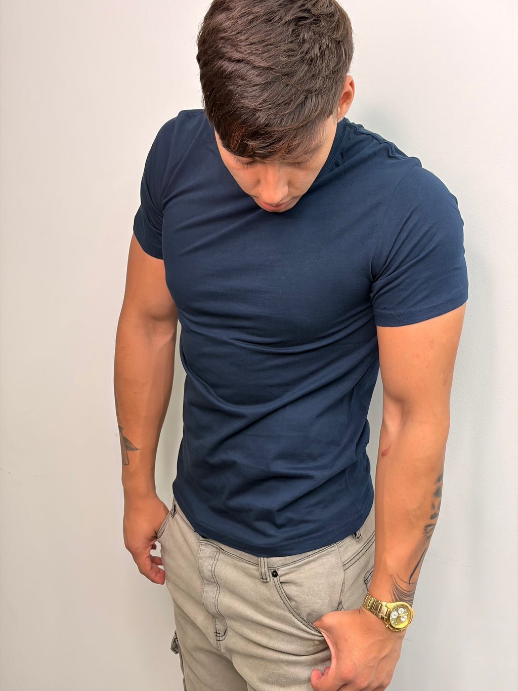Polera Esencial Slim — Azul Cobalto